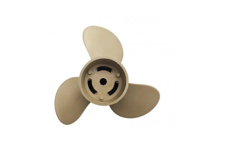 Modern composite propeller made from advanced materials
